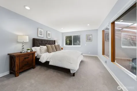 4830 88th Place SE Mercer Island WA 98040