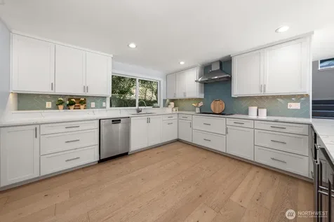 4830 88th Place SE Mercer Island WA 98040