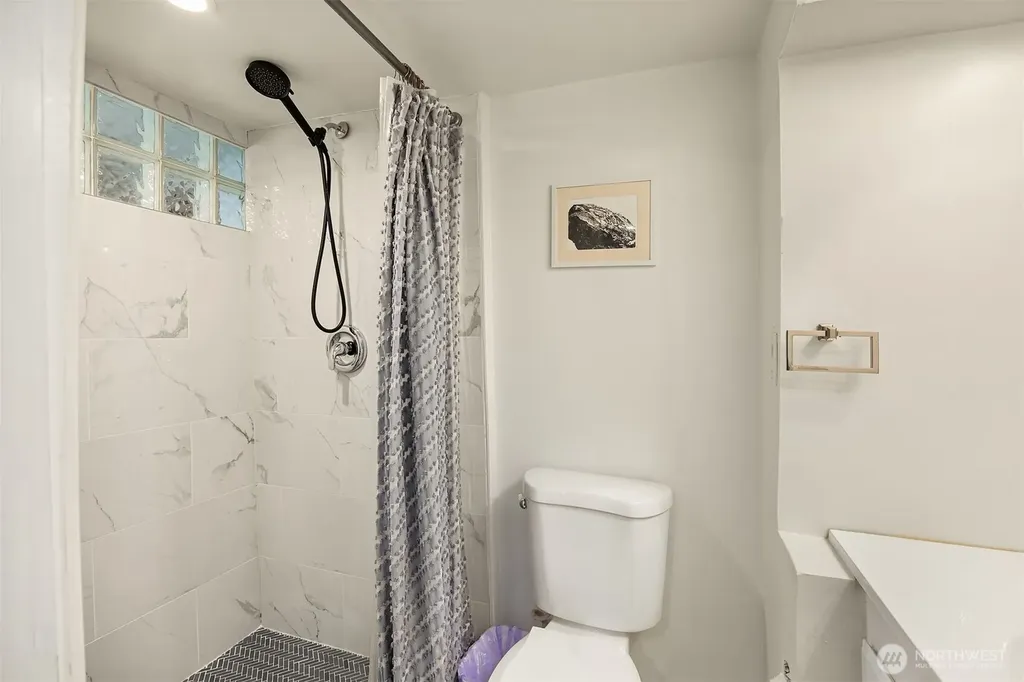 826 NE 80th Street Seattle WA 98115