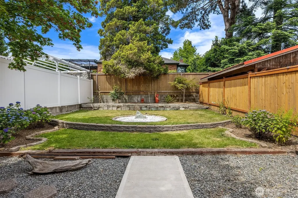 826 NE 80th Street Seattle WA 98115