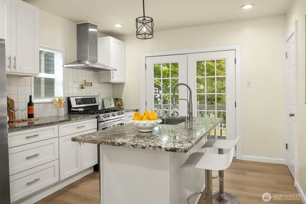 826 NE 80th Street Seattle WA 98115