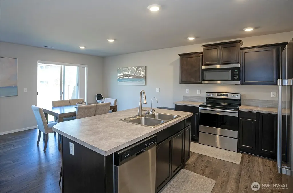 18703 108th Avenue E Puyallup WA 98374