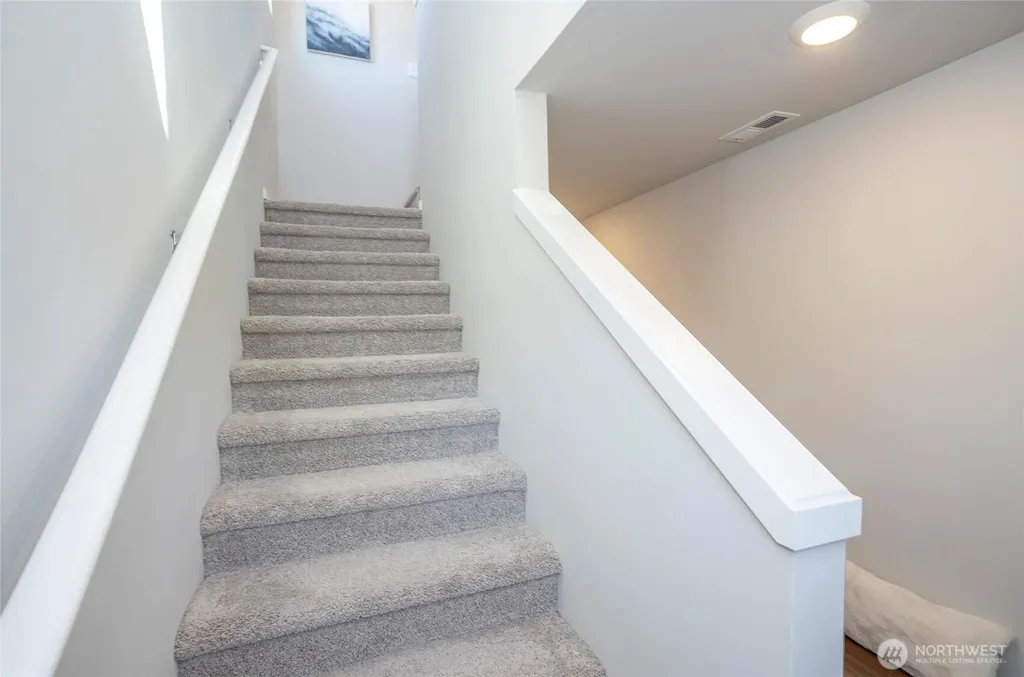 18703 108th Avenue E Puyallup WA 98374