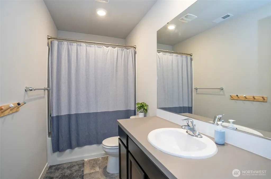 18703 108th Avenue E Puyallup WA 98374