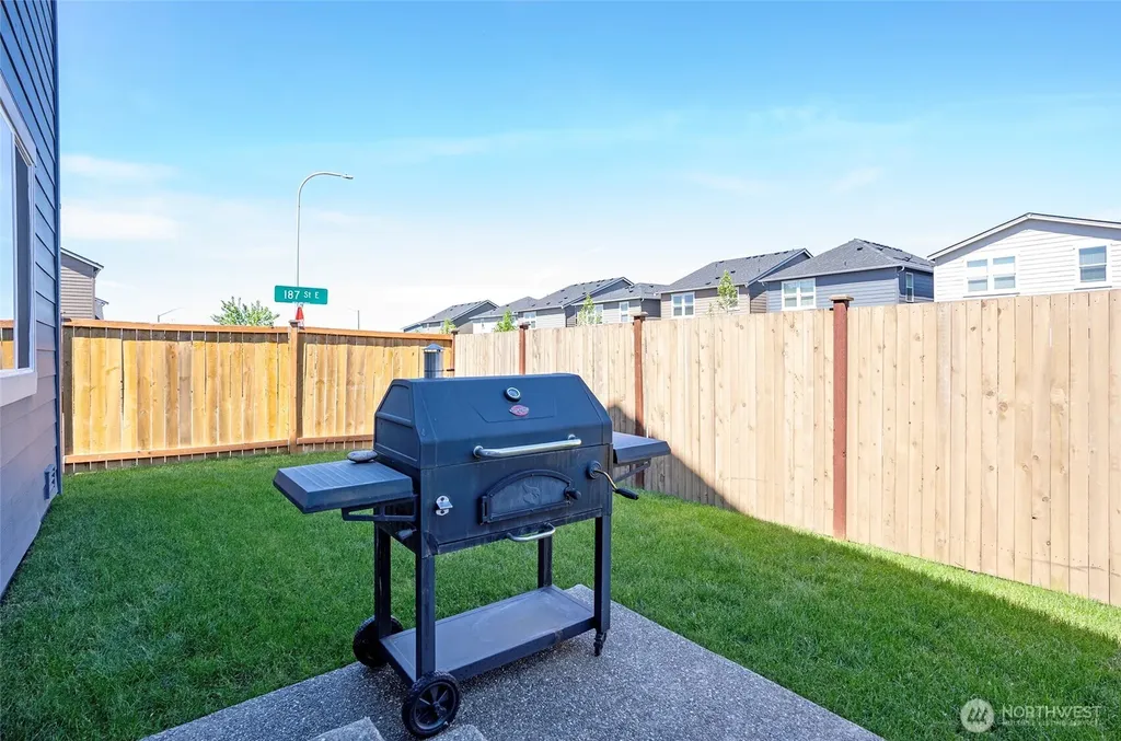 18703 108th Avenue E Puyallup WA 98374