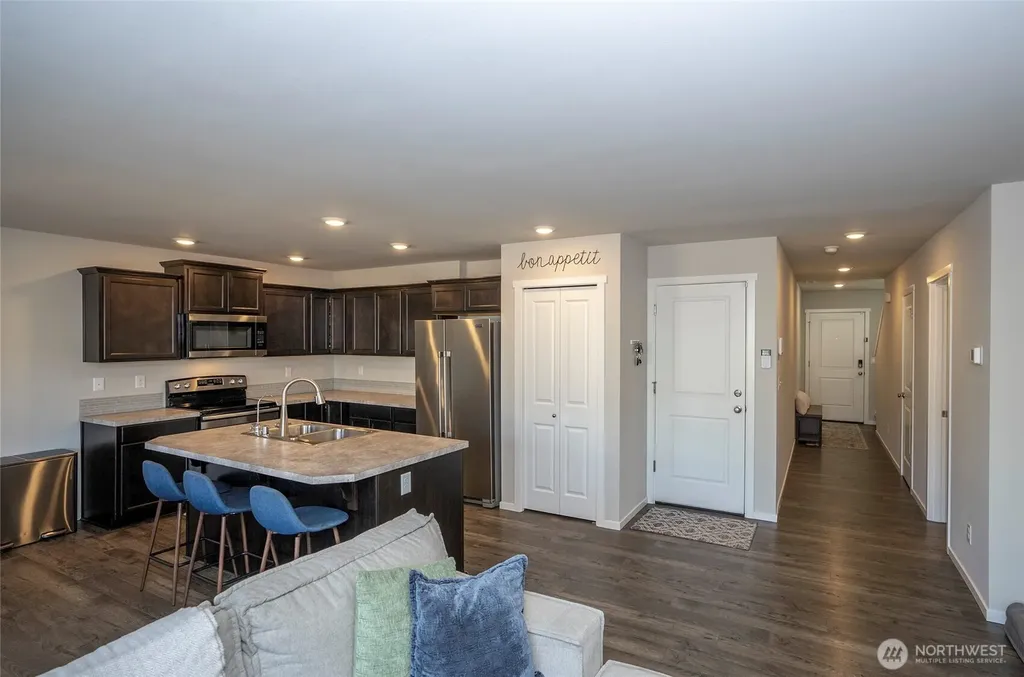 18703 108th Avenue E Puyallup WA 98374