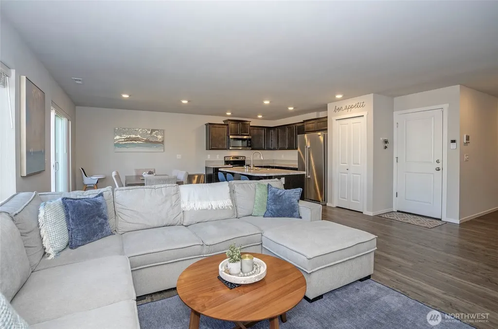 18703 108th Avenue E Puyallup WA 98374