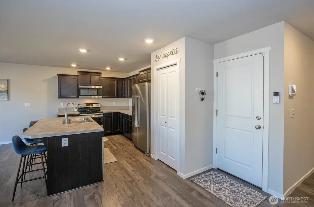 18703 108th Avenue E Puyallup WA 98374