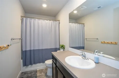 18703 108th Avenue E Puyallup WA 98374