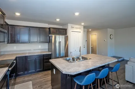 18703 108th Avenue E Puyallup WA 98374