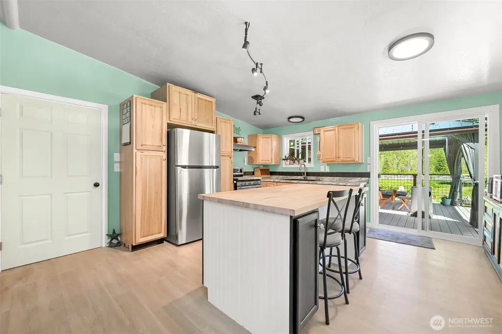 6070 Saxon Road Acme WA 98220