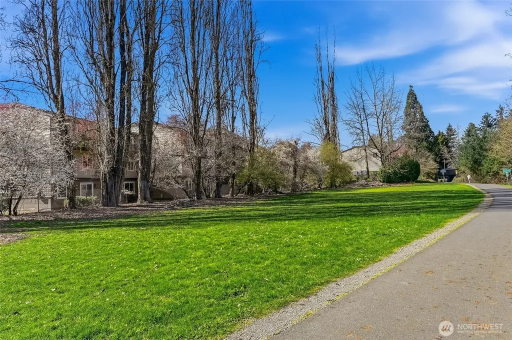 15827 NE Leary Way Redmond WA 98052