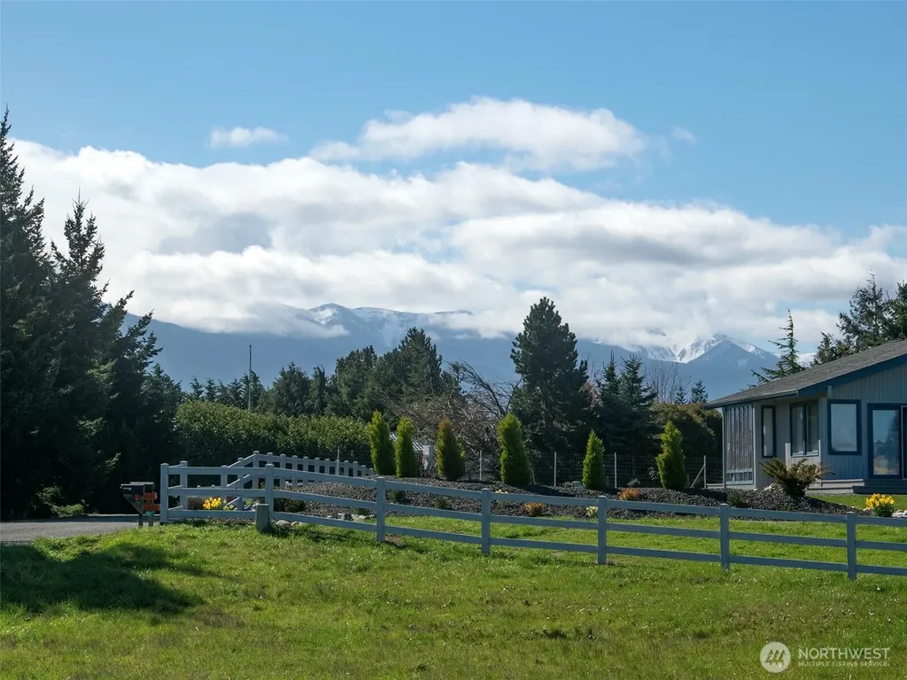 0 Sundial Loop Sequim WA 98382