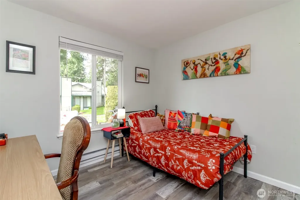 527 323rd Place Federal Way WA 98003