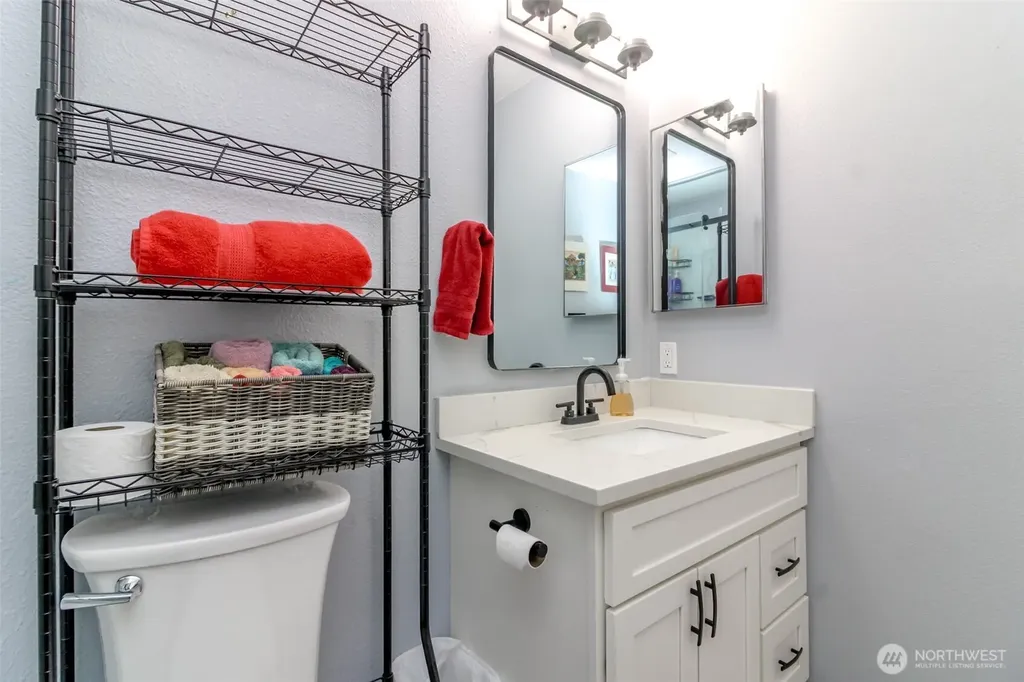 527 323rd Place Federal Way WA 98003