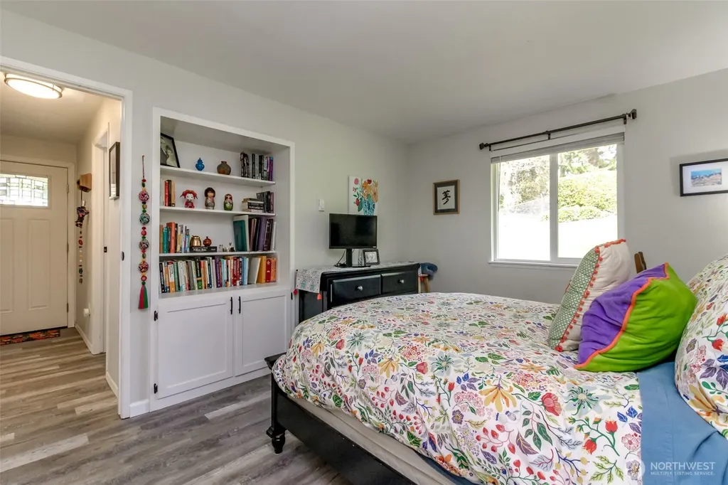 527 323rd Place Federal Way WA 98003