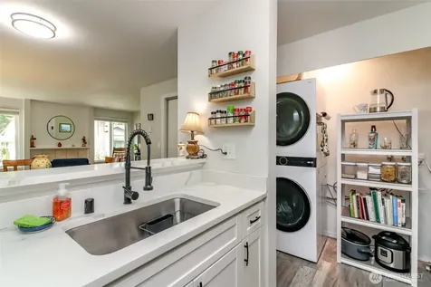 527 323rd Place Federal Way WA 98003