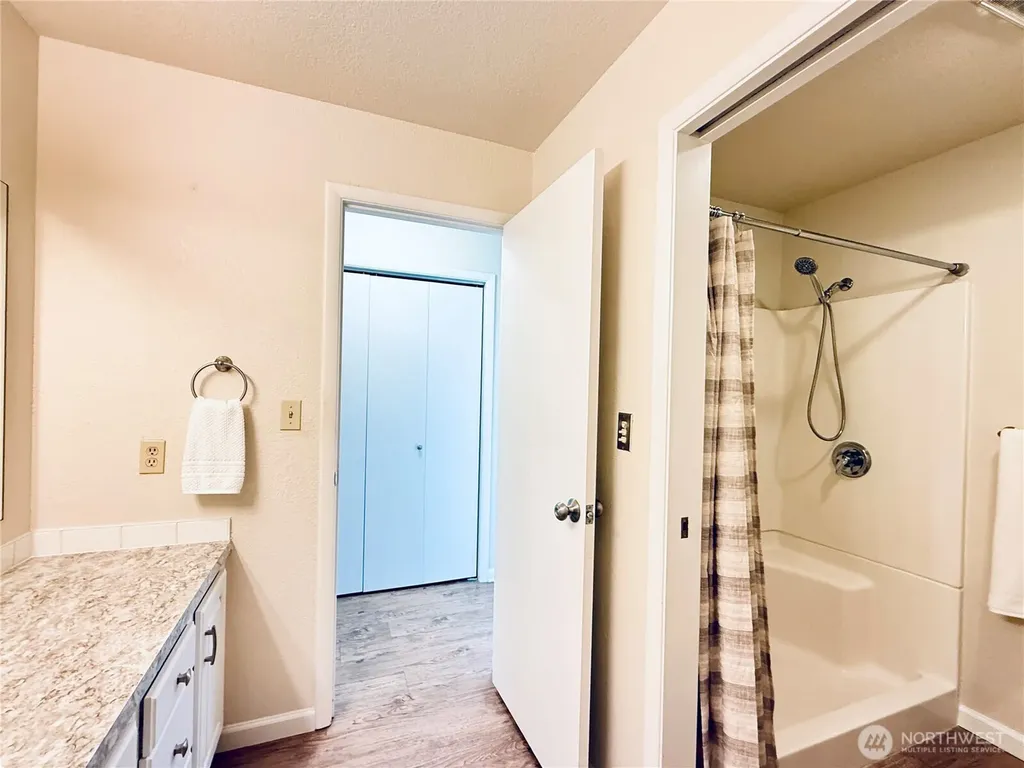 743 Marine View Drive Longview WA 98632