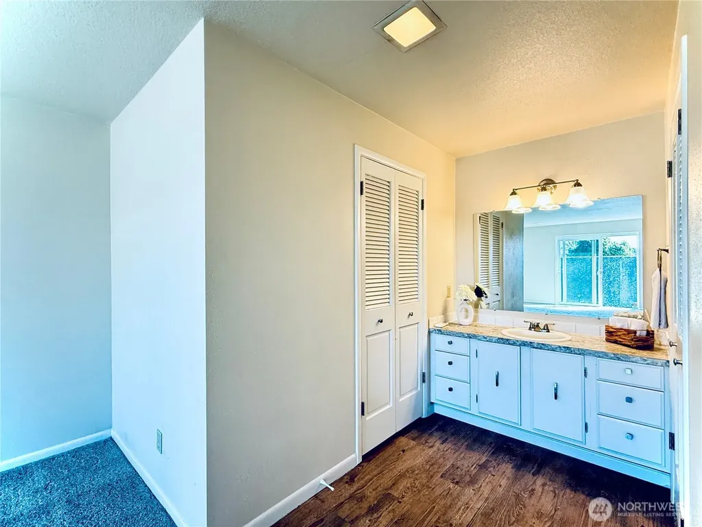 743 Marine View Drive Longview WA 98632