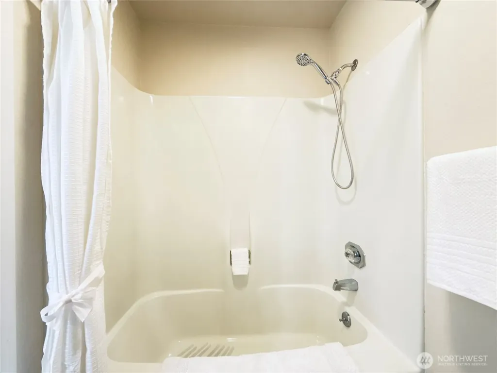 743 Marine View Drive Longview WA 98632