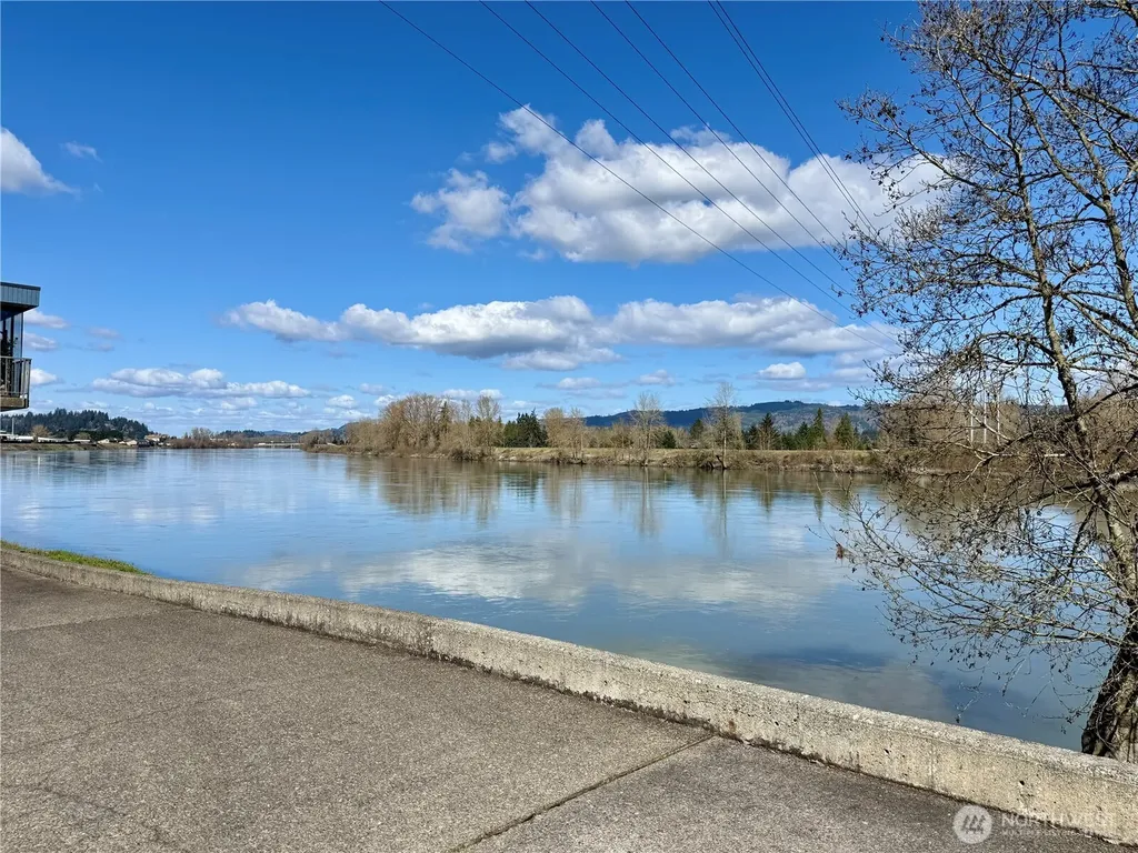 743 Marine View Drive Longview WA 98632