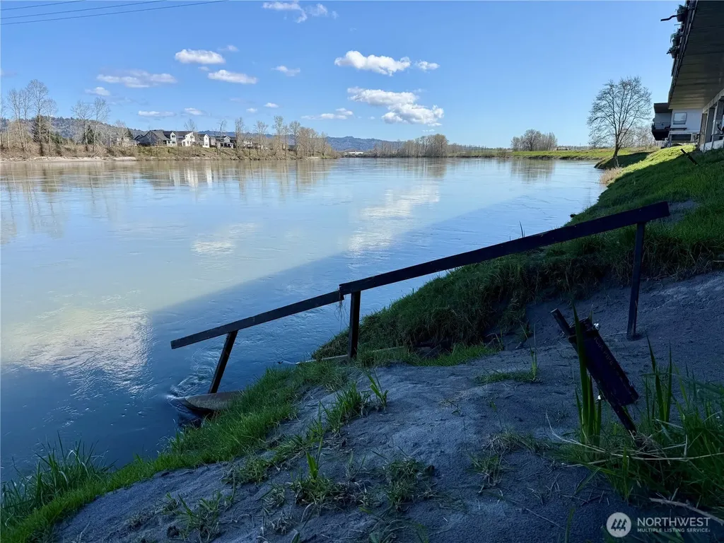 743 Marine View Drive Longview WA 98632