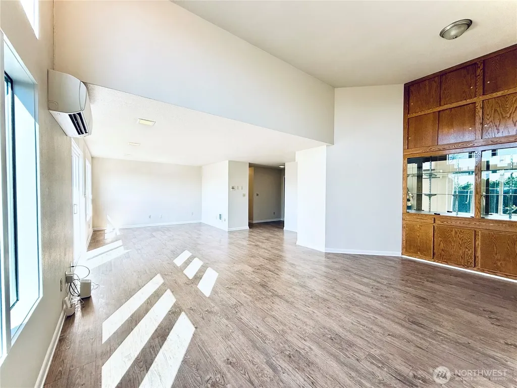 743 Marine View Drive Longview WA 98632