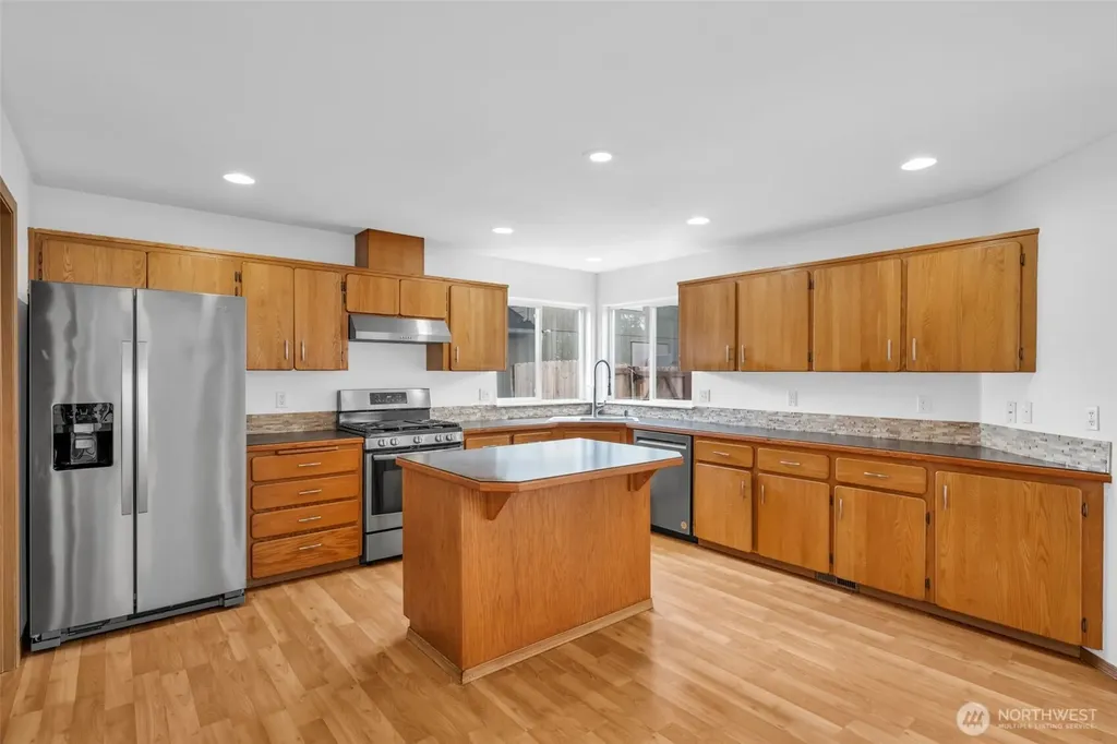 13308 108th Avenue E Puyallup WA 98374