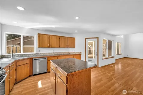 13308 108th Avenue E Puyallup WA 98374