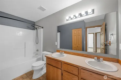 13308 108th Avenue E Puyallup WA 98374