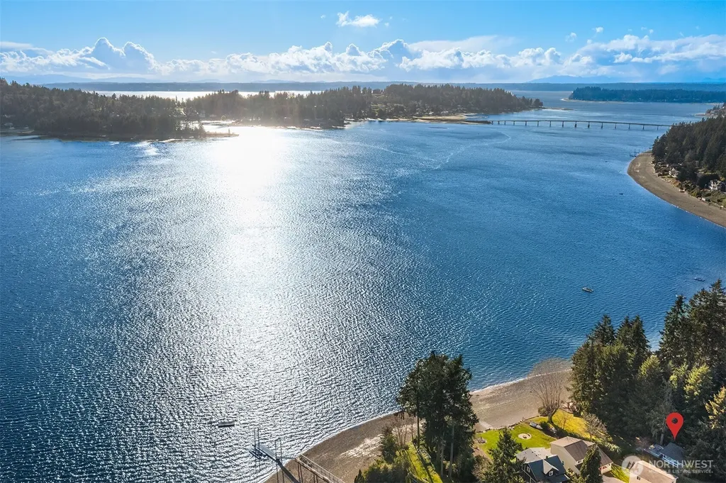 6602 Cromwell Beach Drive NW Gig Harbor WA 98335