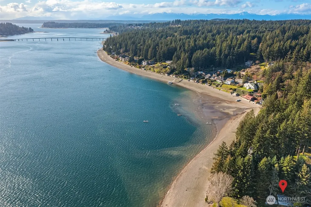 6602 Cromwell Beach Drive NW Gig Harbor WA 98335