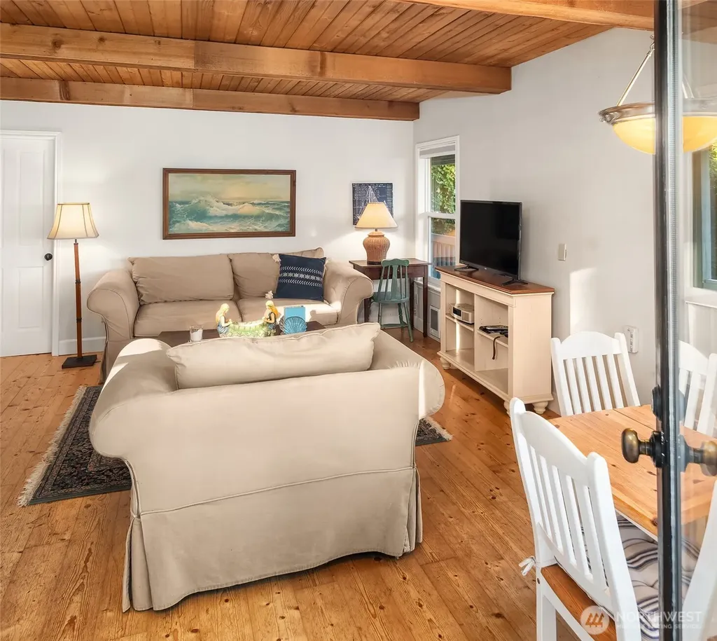 6602 Cromwell Beach Drive NW Gig Harbor WA 98335
