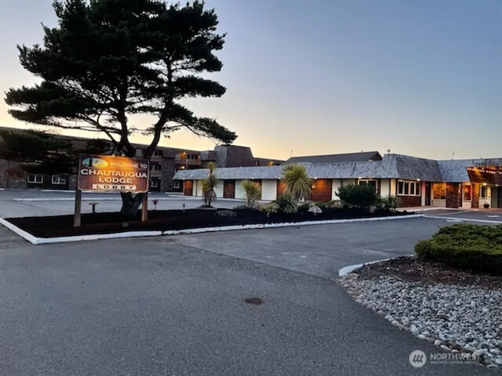304 14th Street NW Long Beach WA 98631