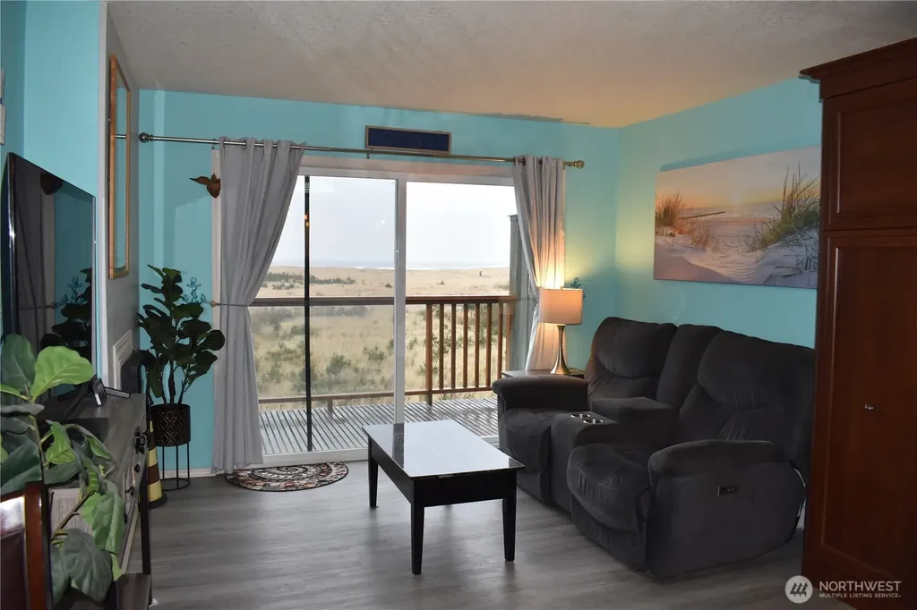 304 14th Street NW Long Beach WA 98631