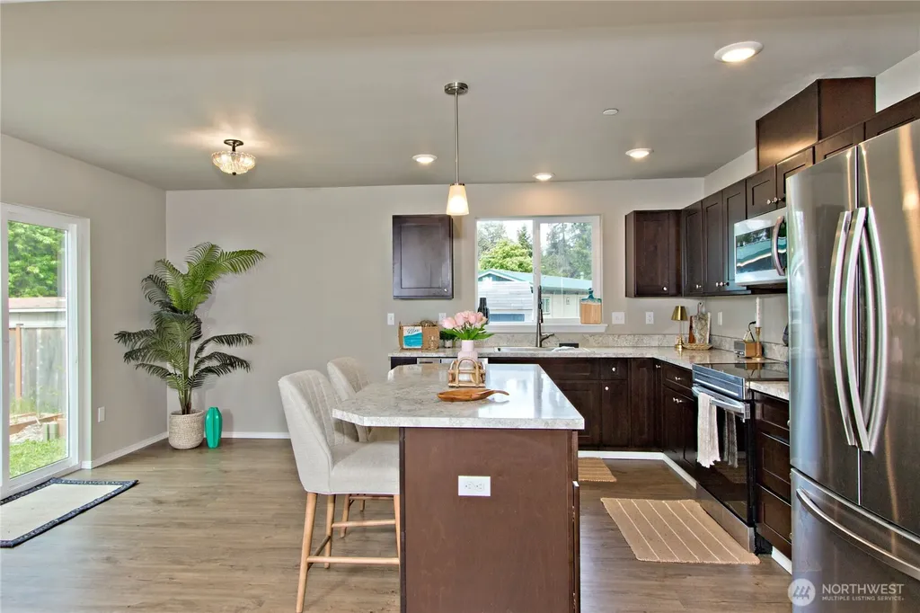 6422 198th Street E Spanaway WA 98387