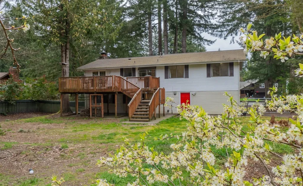 2191 Lakemoor Drive SW Olympia WA 98512