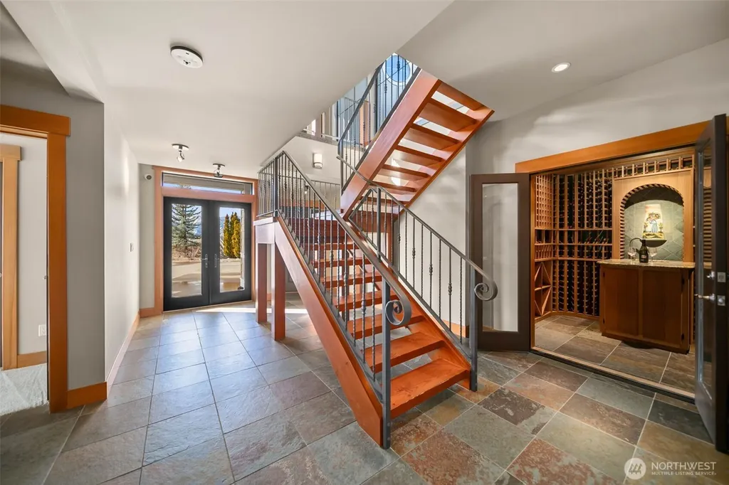 232 Crystal Drive Chelan WA 98816