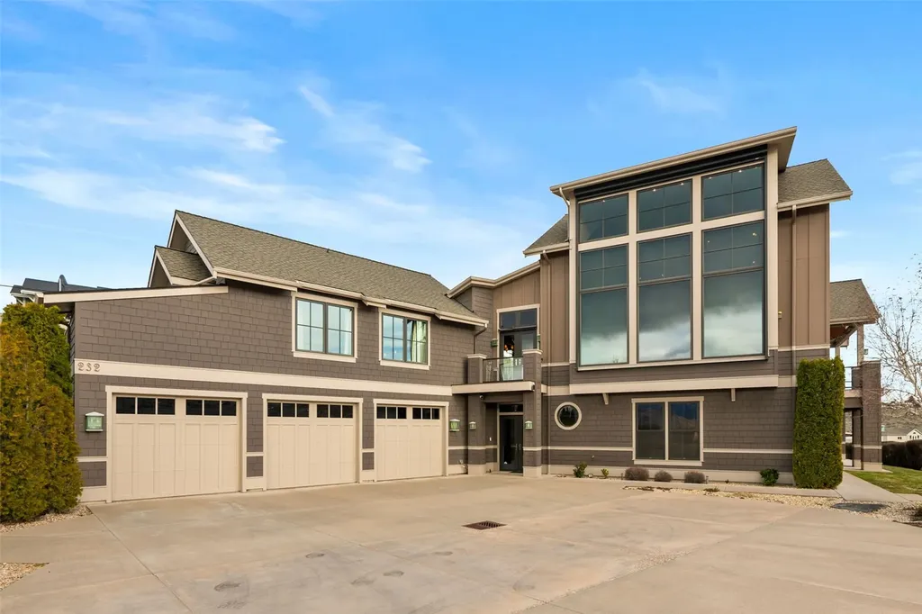 232 Crystal Drive Chelan WA 98816