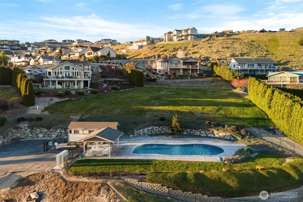232 Crystal Drive Chelan WA 98816