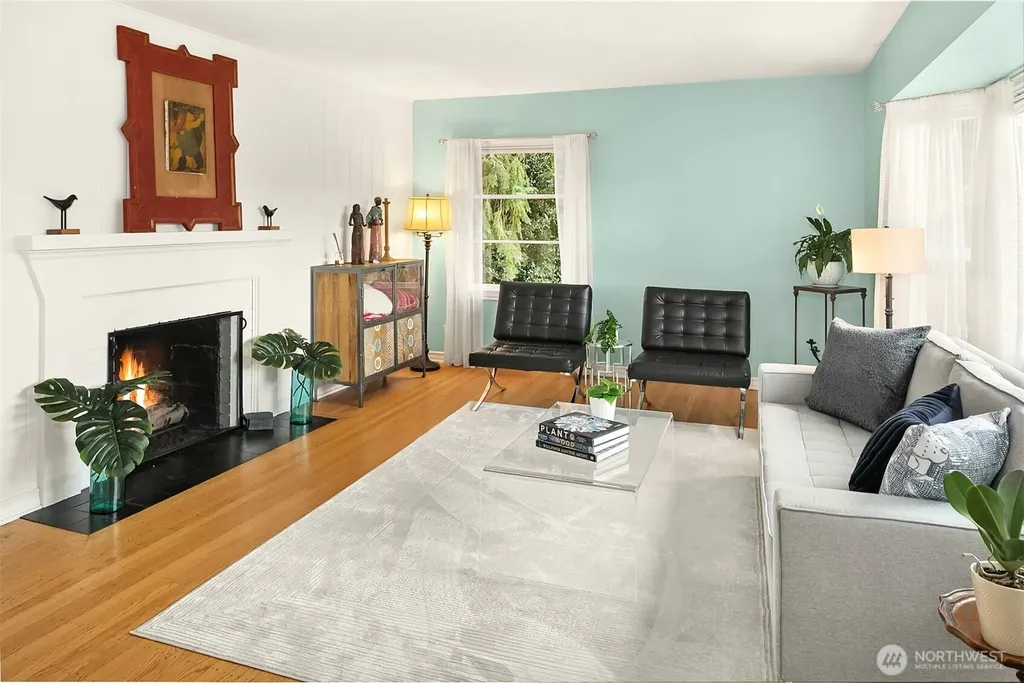 15828 25th Avenue SW Burien WA 98166