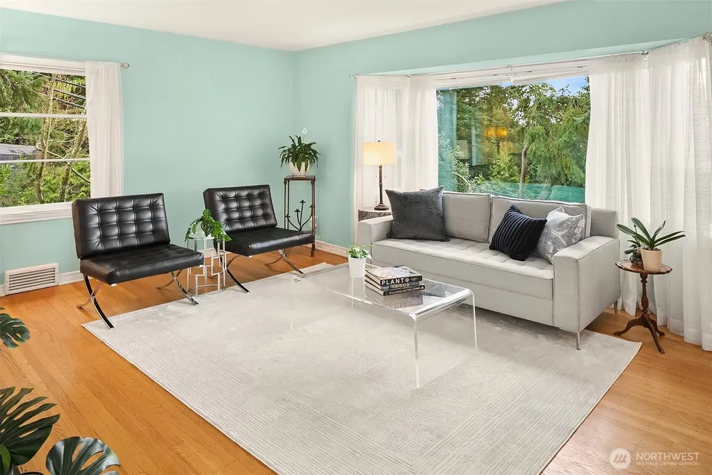 15828 25th Avenue SW Burien WA 98166