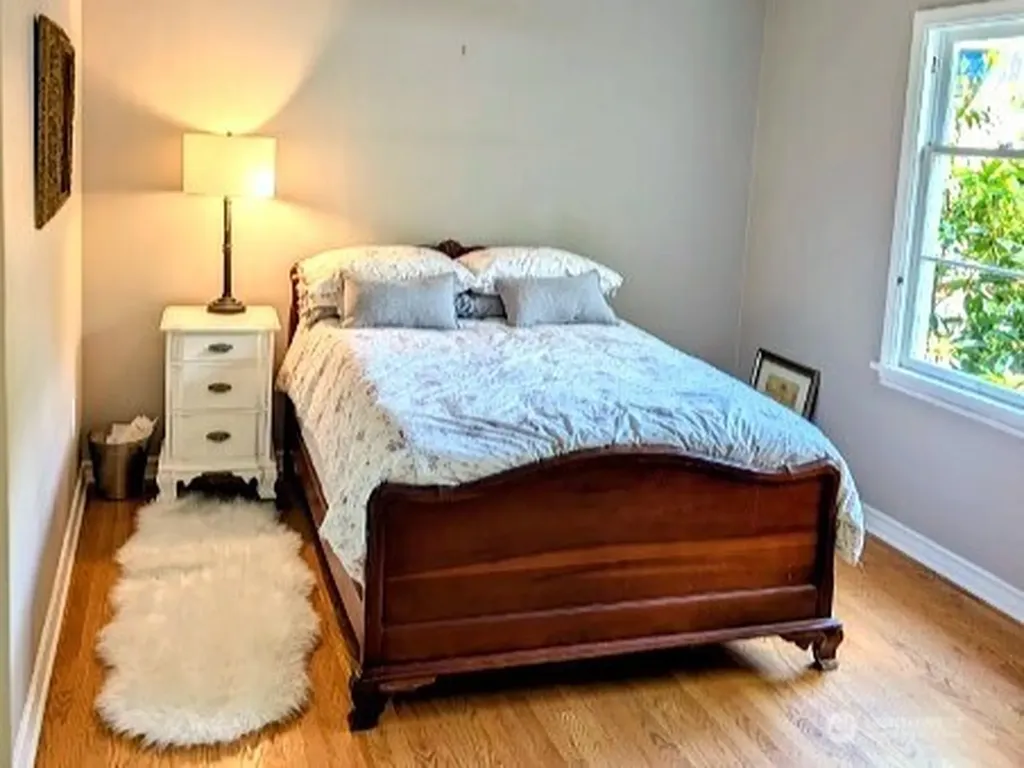 15828 25th Avenue SW Burien WA 98166