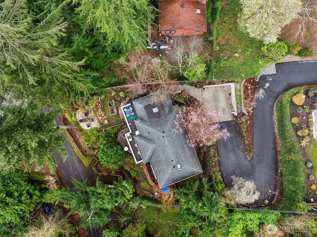 15828 25th Avenue SW Burien WA 98166