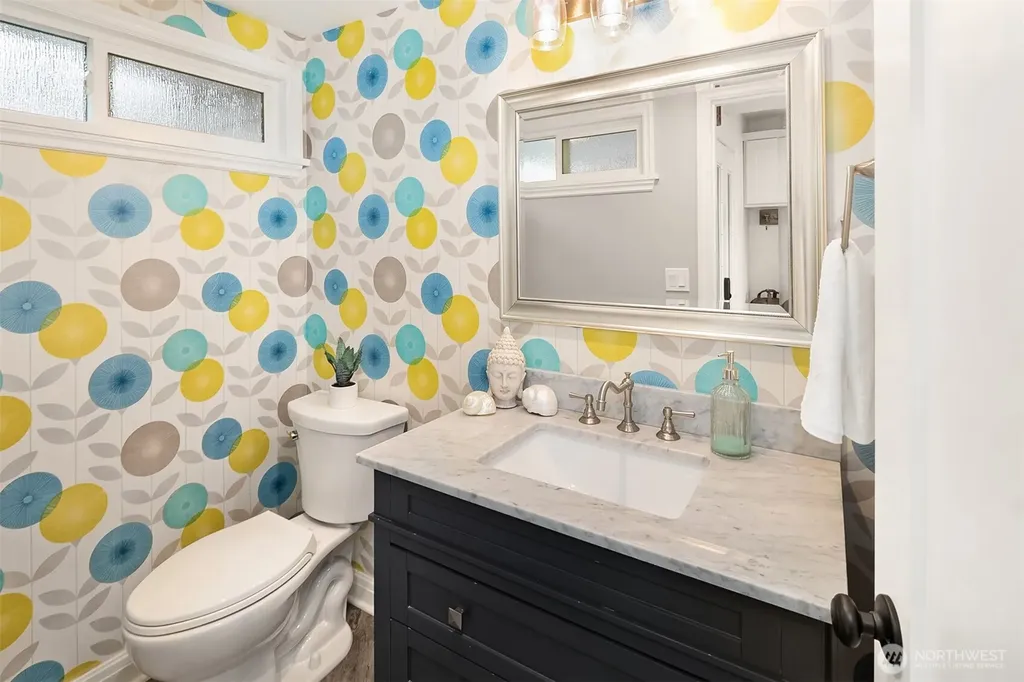 15828 25th Avenue SW Burien WA 98166