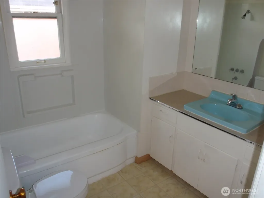 7329 15th Avenue NW Seattle WA 98107