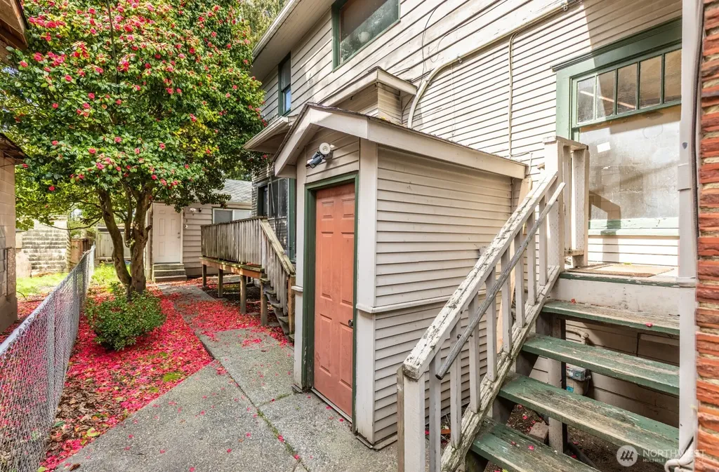 7329 15th Avenue NW Seattle WA 98107