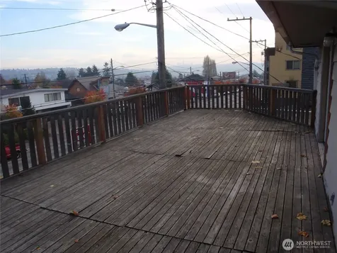 7329 15th Avenue NW Seattle WA 98107