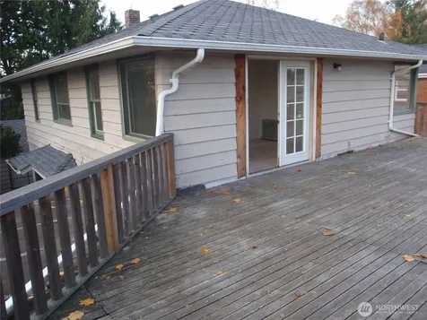7329 15th Avenue NW Seattle WA 98107