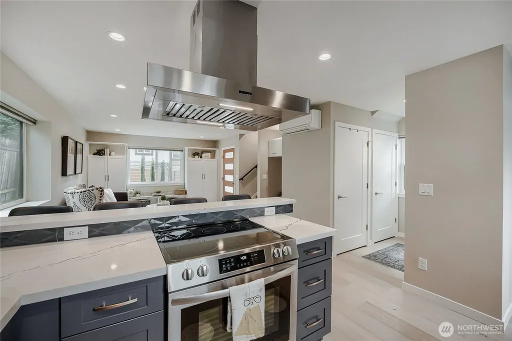 12534 5th Avenue NE Seattle WA 98125